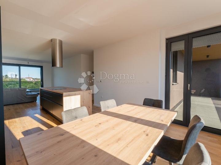 Ekskluzivni stan u novogradnji, 120m2