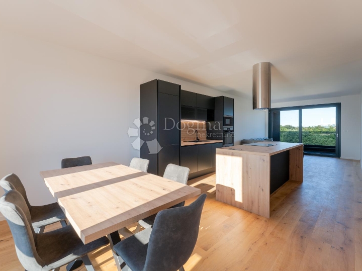 Ekskluzivni stan u novogradnji, 120m2