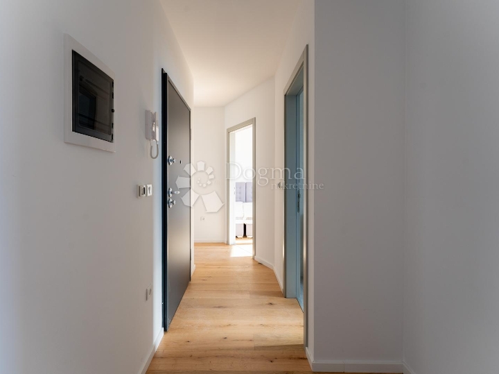 Ekskluzivni stan u novogradnji, 120m2