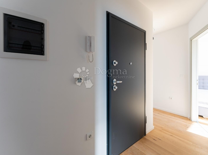 Ekskluzivni stan u novogradnji, 120m2