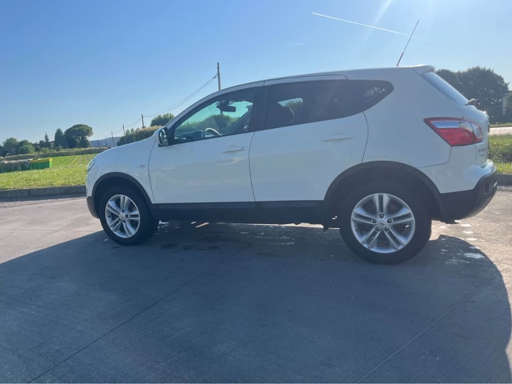 Nissan Qashqai. 2012. god.