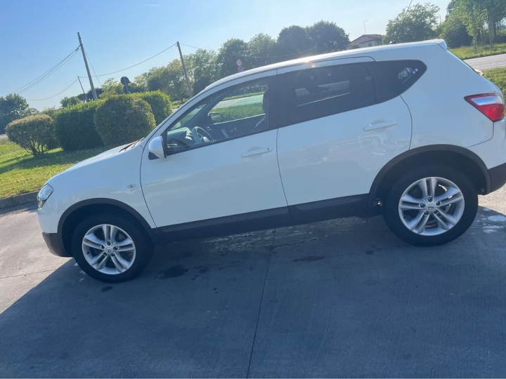 Nissan Qashqai. 2012. god.