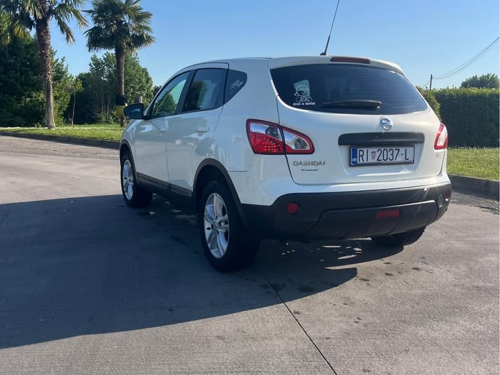 Nissan Qashqai. 2012. god.