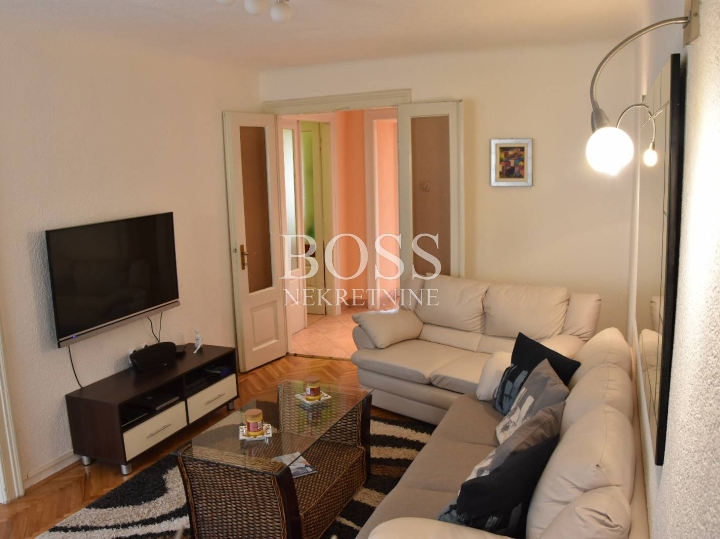 Centar, 74m2, 2S+DB, 238.500€