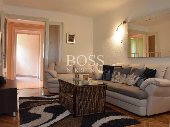Centar, 74m2, 2S+DB, 238.500€