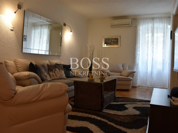 Centar, 74m2, 2S+DB, 238.500€