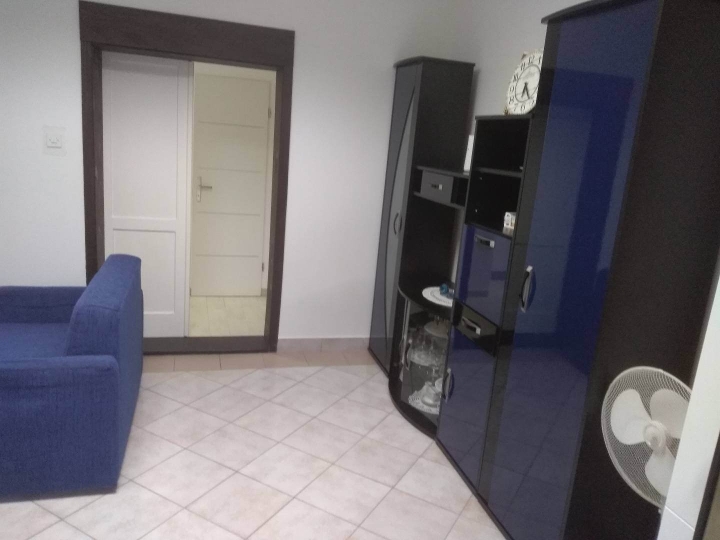 Regal za dnevni boravak