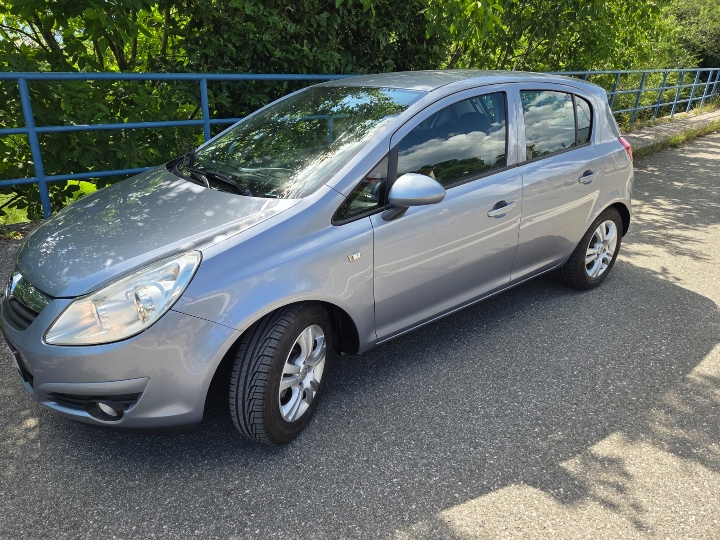 Opel Corsa 1.2 Automatic
