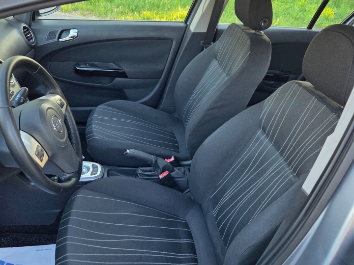 Opel Corsa 1.2 Automatic