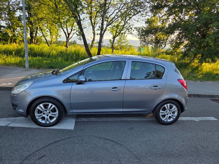 Opel Corsa 1.2 Automatic