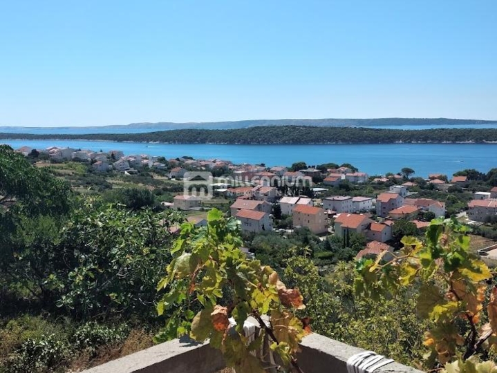 Rab, Banjol, 199m2, samostojeća kuća