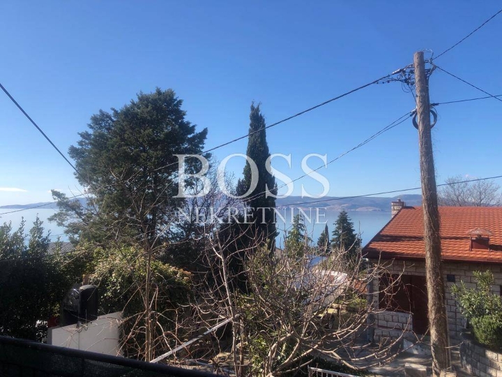 Novi Vinodolski, 56m2+dvorište 179m2, 165.000€