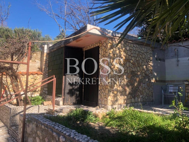 Novi Vinodolski, 56m2+dvorište 179m2, 165.000€