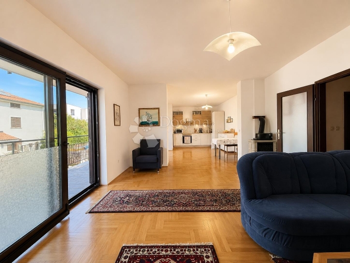 Prostrani 1S+DB apartman u Njivicama