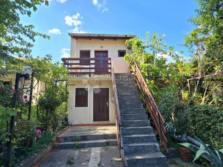 Apartman sa okućnicom-Baška