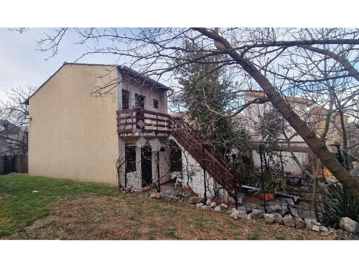 Apartman sa okućnicom-Baška