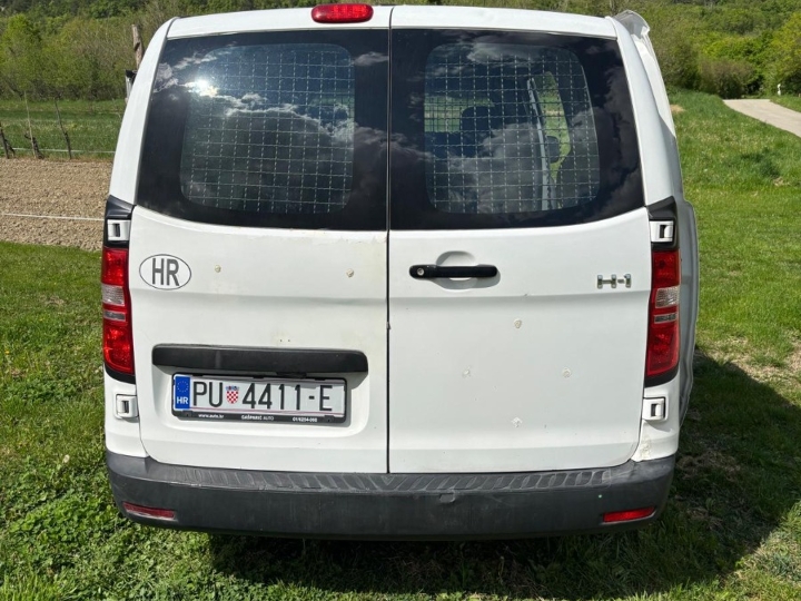 Hyundai H-1 2.5 CRDi