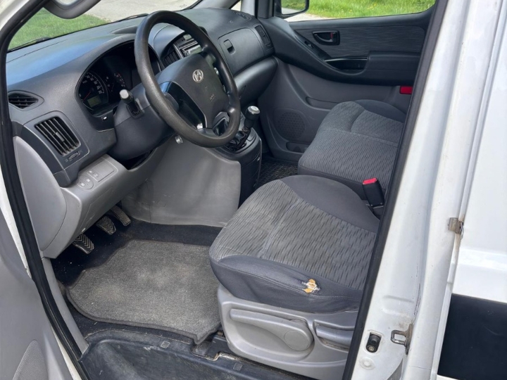 Hyundai H-1 2.5 CRDi