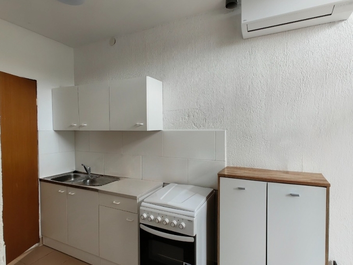 G. Zamet, 25 m2, 300 €