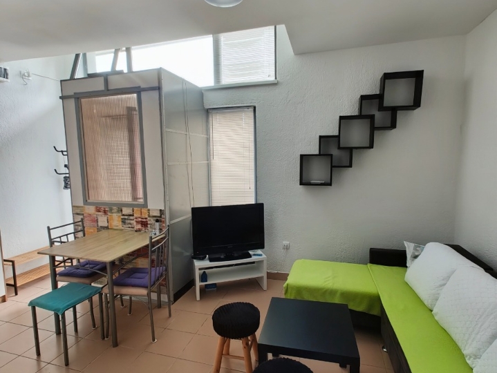 G. Zamet, 25 m2, 300 €