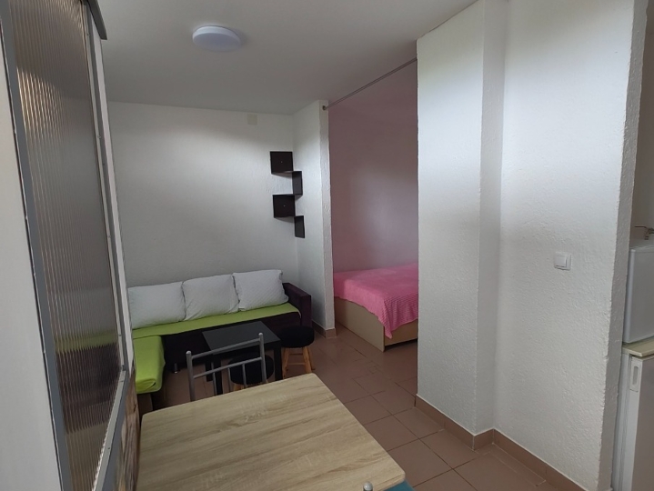 G. Zamet, 25 m2, 300 €