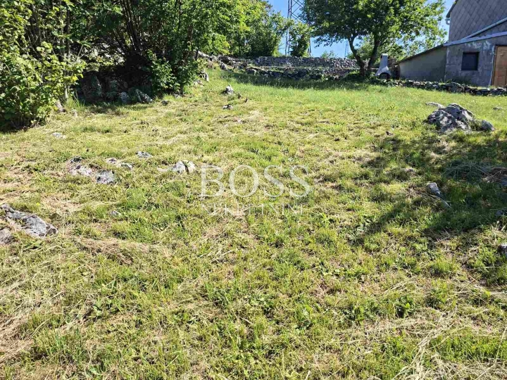 Zlobin, građevinsko zemljište , 1700 m2- samo kod nas!!!