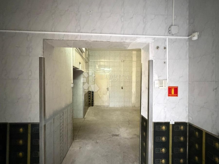 Poslovni prostor - na glavnoj cesti