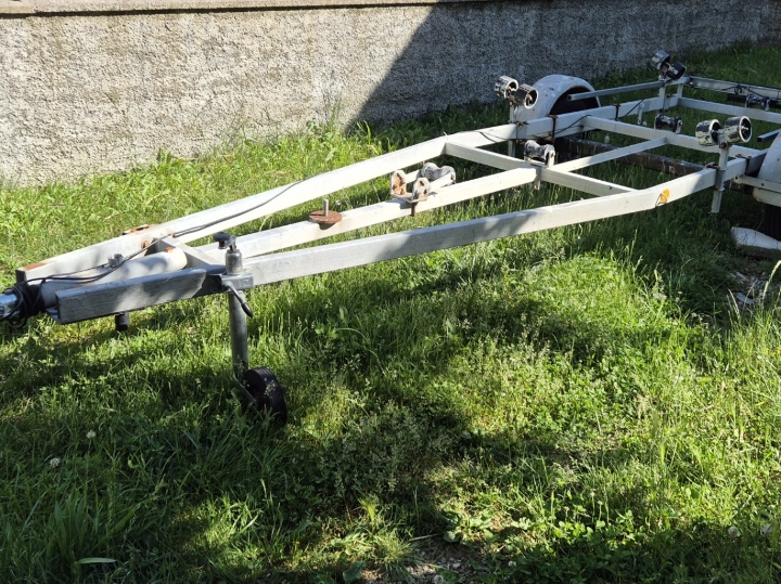 Prikolica za plovila