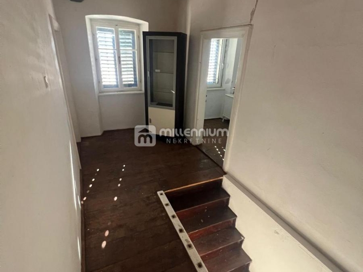 Zaleđe Crikvenice, Kostelj, 120m2, kuća u nizu s okućnicom