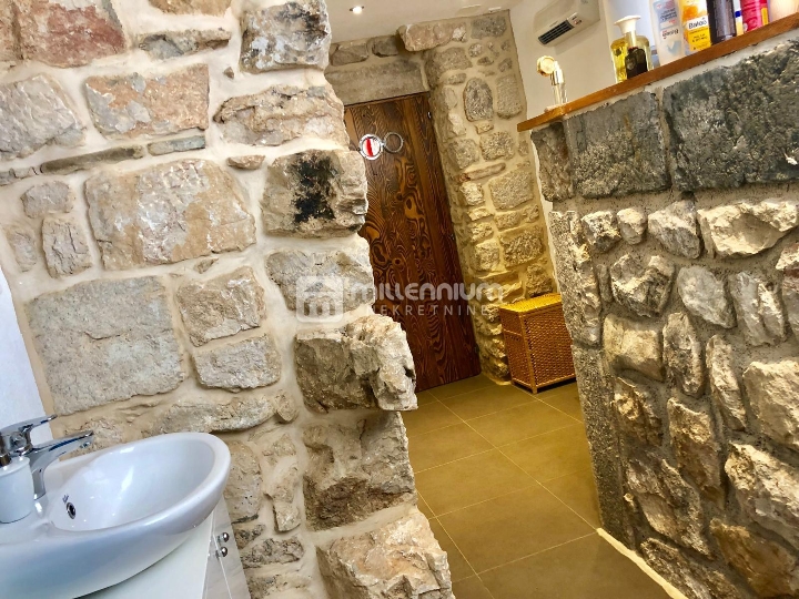 Zaleđe Crikvenice, Kostelj, 120m2, kuća u nizu s okućnicom