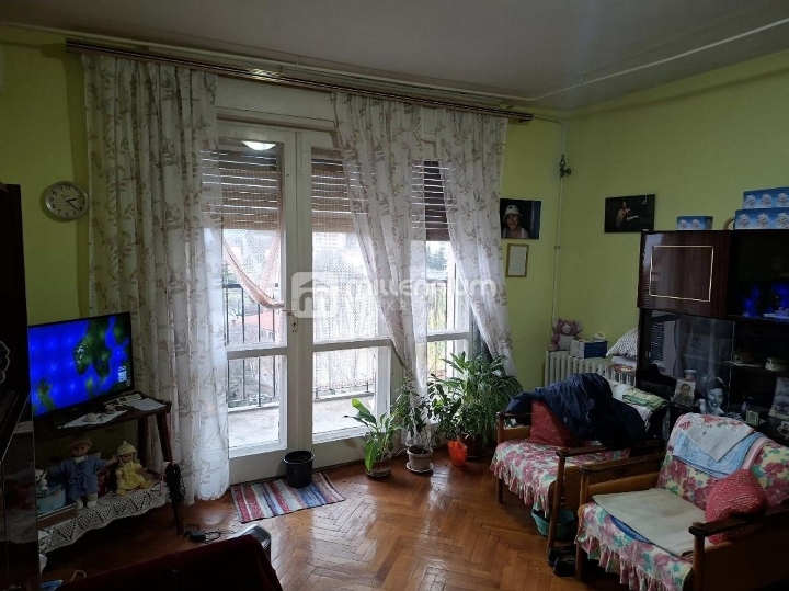 Krimeja, 70m2, 3-sobni stan s balkonom i lođom