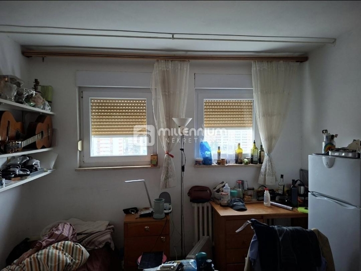 Krimeja, 70m2, 3-sobni stan s balkonom i lođom