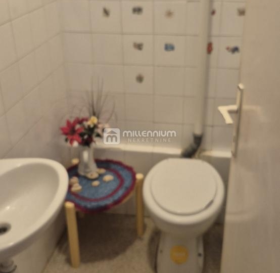 Krimeja, 70m2, 3-sobni stan s balkonom i lođom