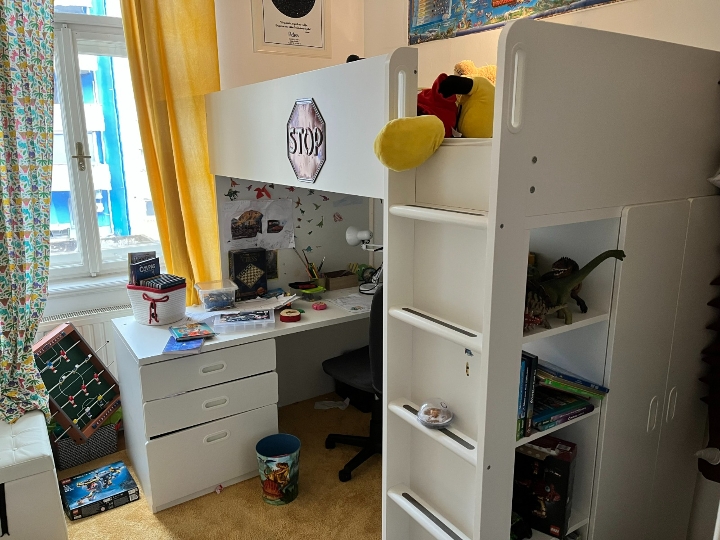 Poklanjam dječju sobu