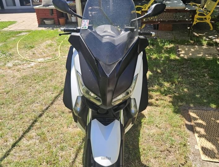 Yamaha Xmax 400