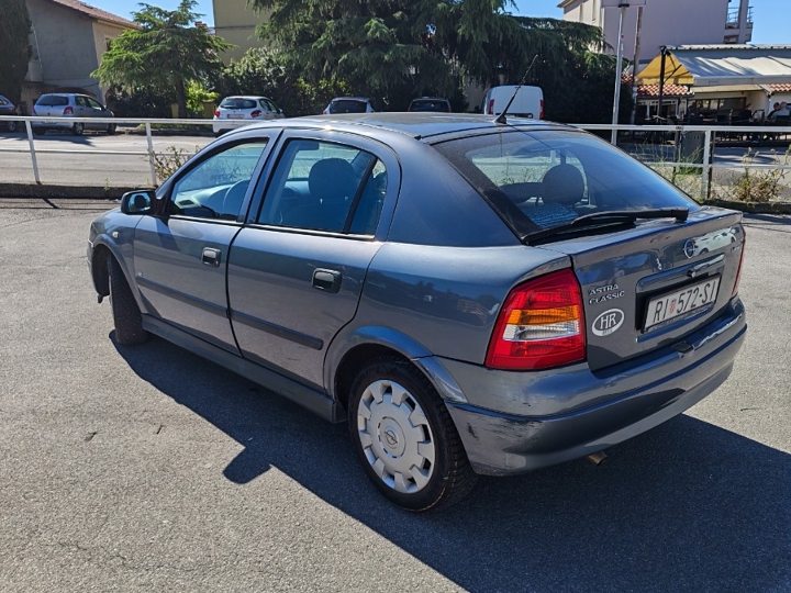 Opel Astra 2007 1.4 twinport, novi akumulator