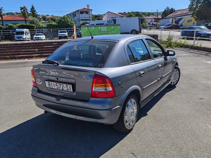 Opel Astra 2007 1.4 twinport, novi akumulator