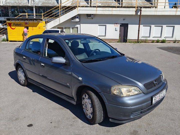 Opel Astra 2007 1.4 twinport, novi akumulator