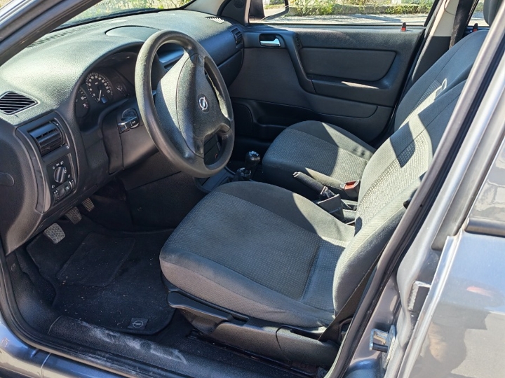 Opel Astra 2007 1.4 twinport, novi akumulator