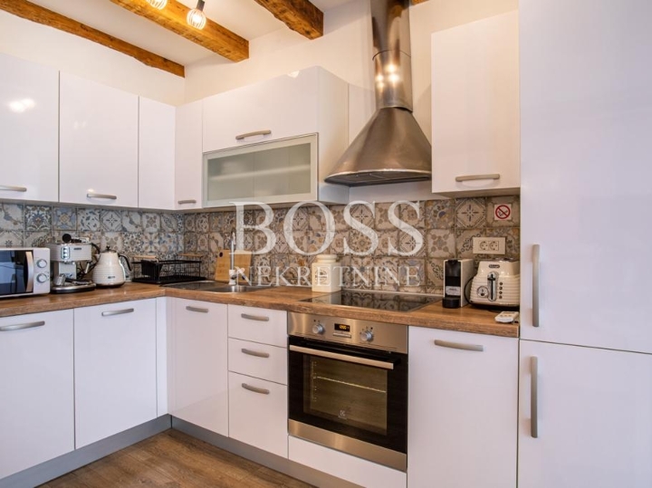 Centar, 2S+DB, 75 m2- luksuzno uređen - 1300 €