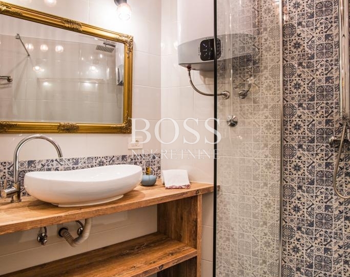 Centar, 2S+DB, 75 m2- luksuzno uređen - 1300 €