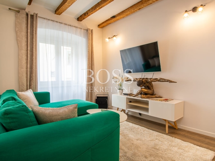 Centar, 2S+DB, 75 m2- luksuzno uređen stan