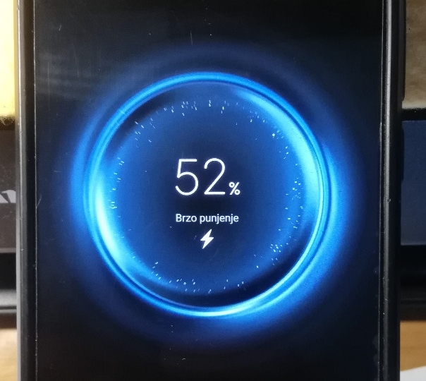 Adapter za mobitel i tehniku