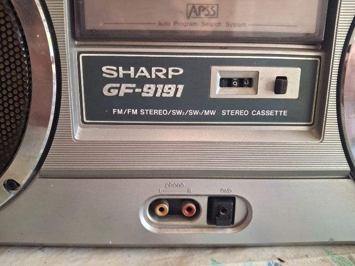 Sharp radio kazetofon