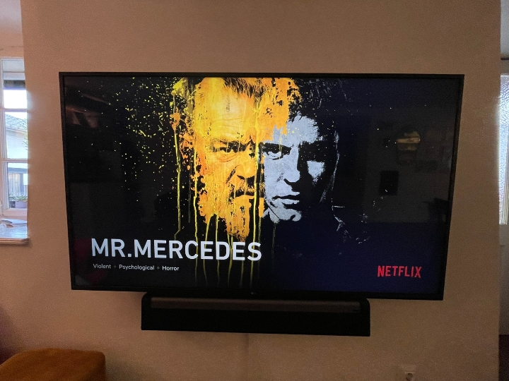 LG 65" (164 cm) 4K UHD Smart TV - 65UM7450PLA