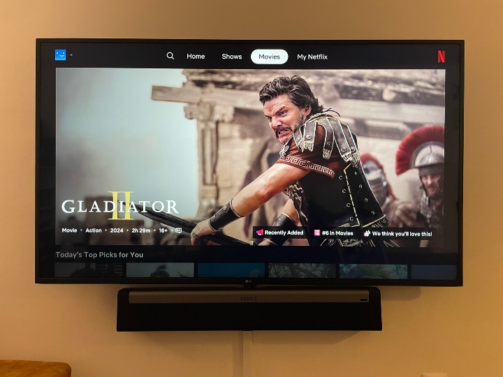 LG 65" (164 cm) 4K UHD Smart TV - 65UM7450PLA