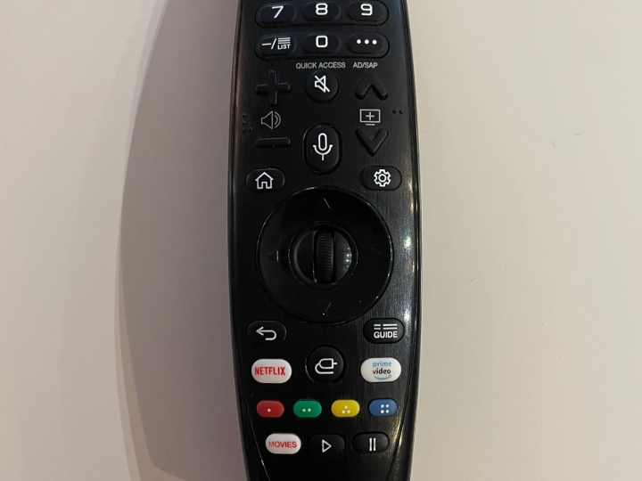 LG 65" (164 cm) 4K UHD Smart TV - 65UM7450PLA