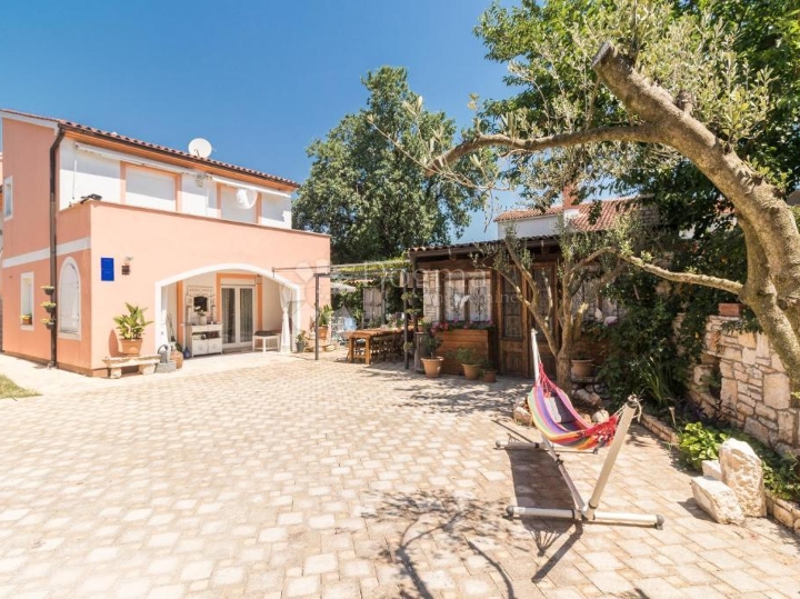 Ekskluzivno! Apartmanska vila u blizini mora