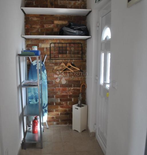 Ekskluzivno! Apartmanska vila u blizini mora