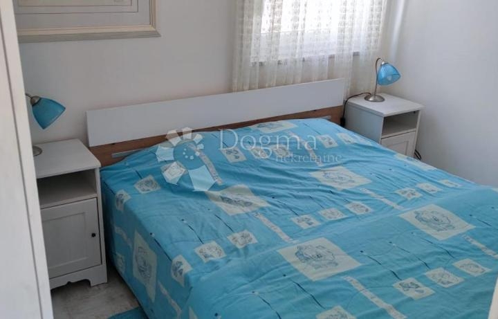 Ekskluzivno! Apartmanska vila u blizini mora